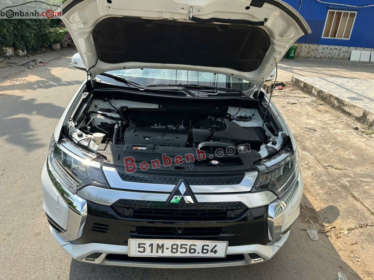 Bán ô tô Mitsubishi Outlander Premium 2.0 CVT - 2022 - xe cũ