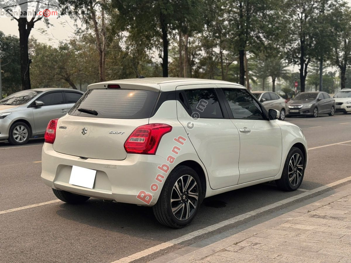 Bán ô tô Suzuki Swift GLX 1.2 AT - 2021 - xe cũ