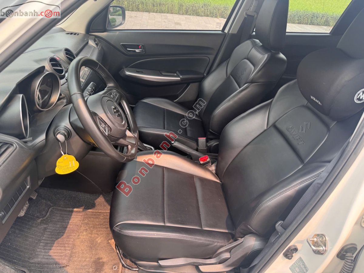 Bán ô tô Suzuki Swift GLX 1.2 AT - 2021 - xe cũ