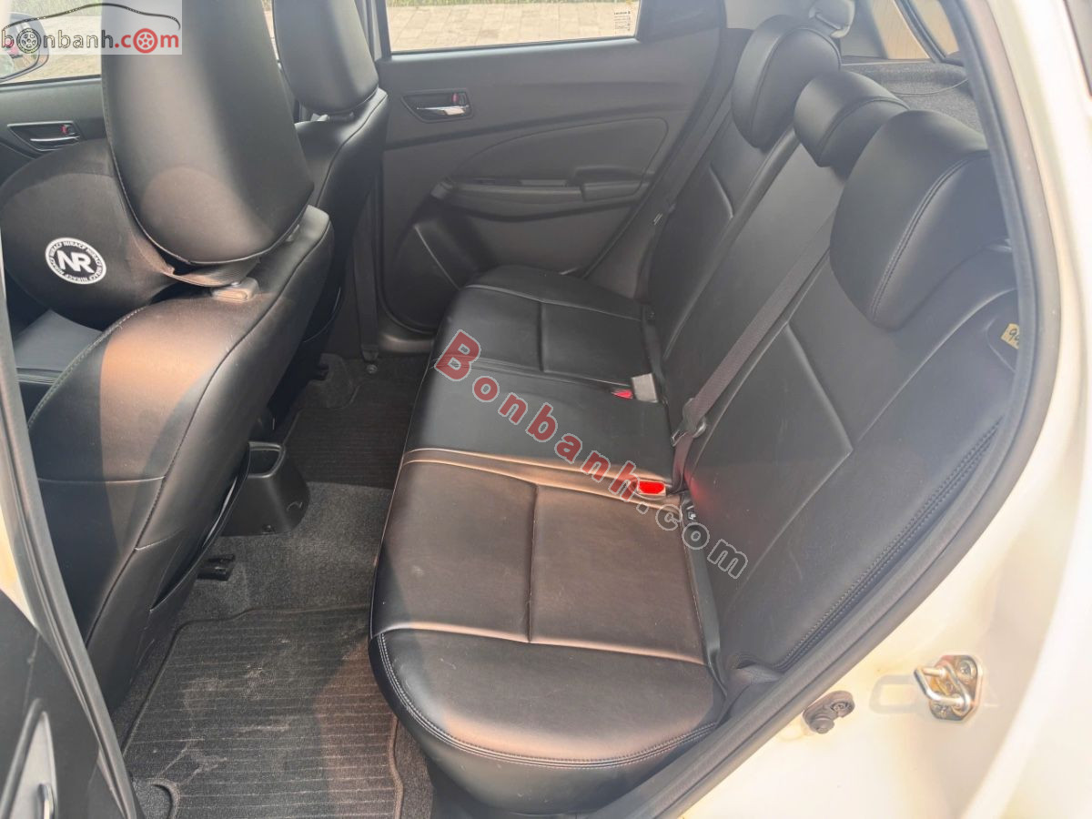 Bán ô tô Suzuki Swift GLX 1.2 AT - 2021 - xe cũ