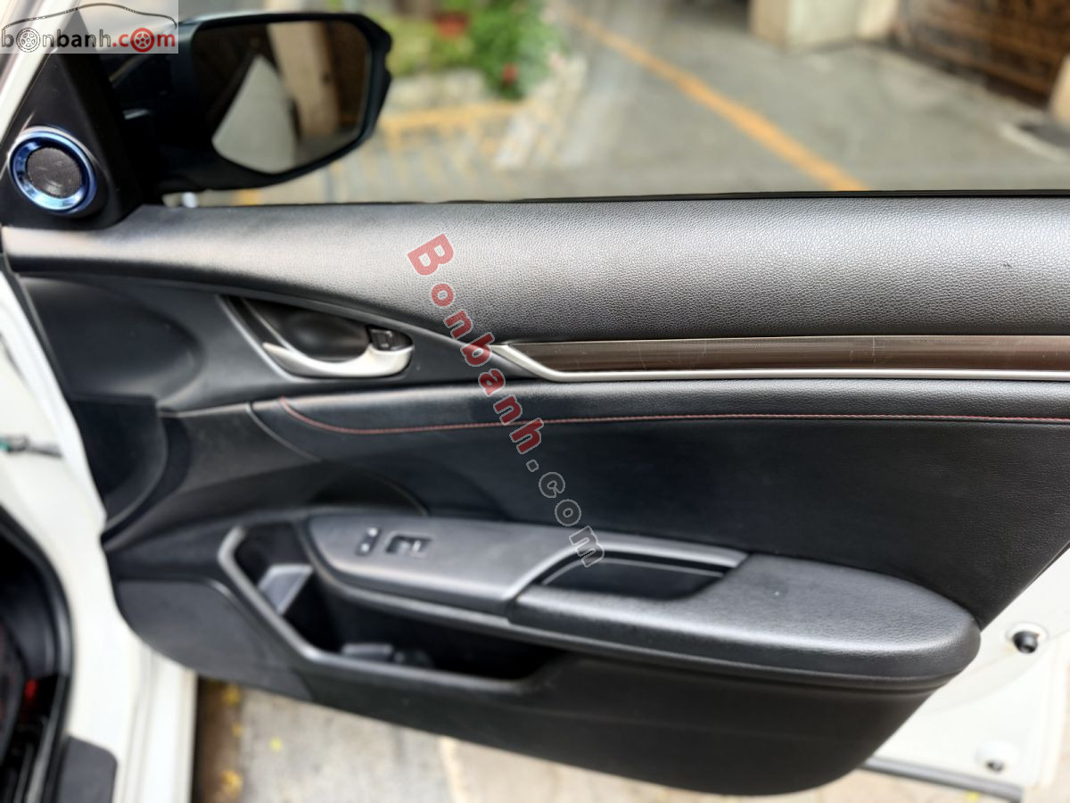 Bán ô tô Honda Civic RS 1.5 AT - 2020 - xe cũ