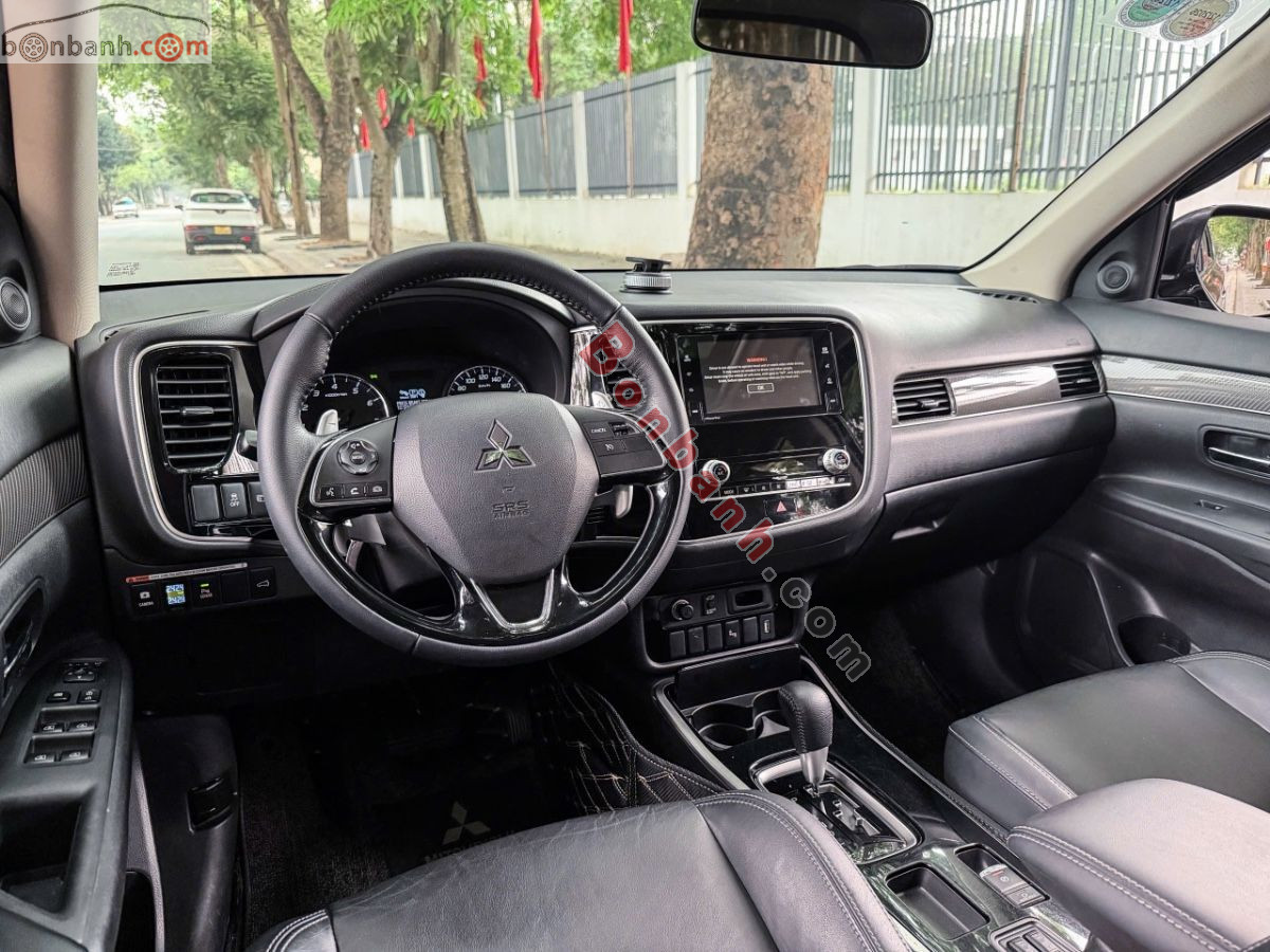 Bán ô tô Mitsubishi Outlander Premium 2.0 CVT - 2021 - xe cũ