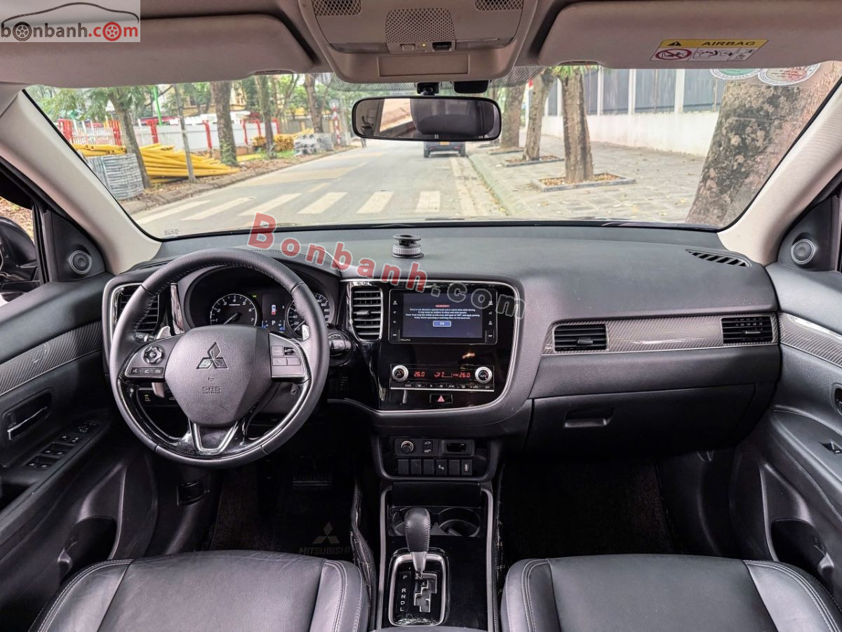 Bán ô tô Mitsubishi Outlander Premium 2.0 CVT - 2021 - xe cũ
