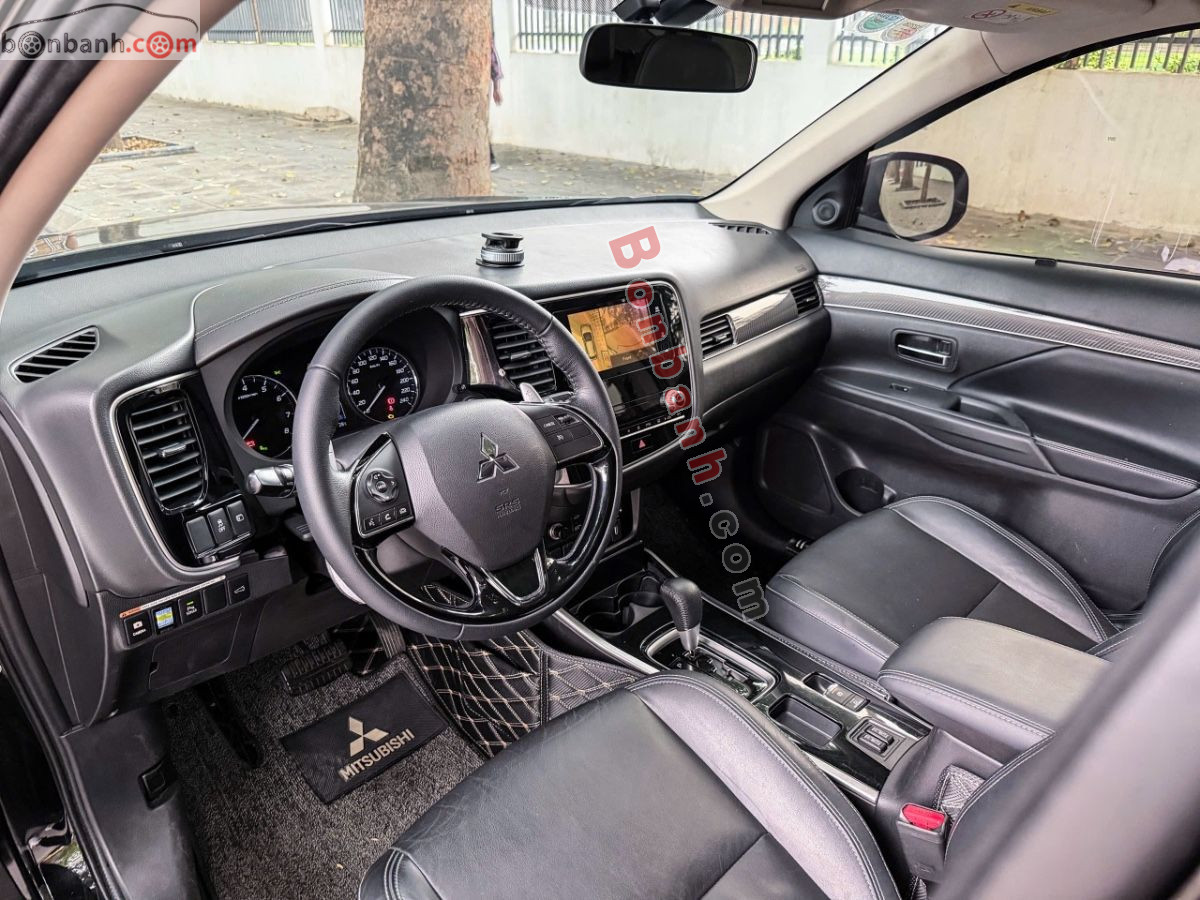 Bán ô tô Mitsubishi Outlander Premium 2.0 CVT - 2021 - xe cũ