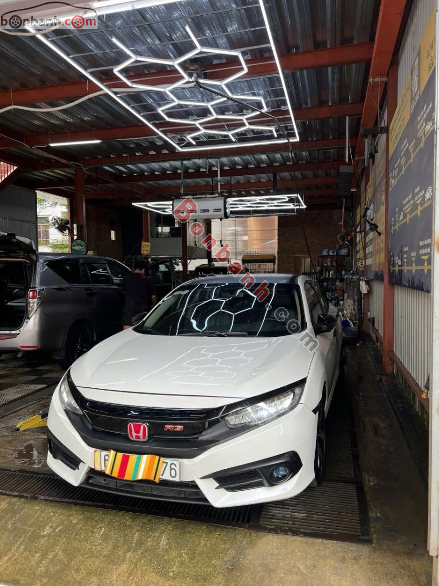 Bán ô tô Honda Civic 1.5G Vtec Turbo - 2018 - xe cũ