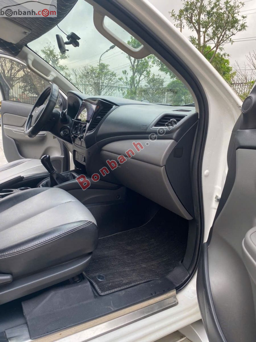 Bán ô tô Mitsubishi Triton 4x2 MT - 2019 - xe cũ