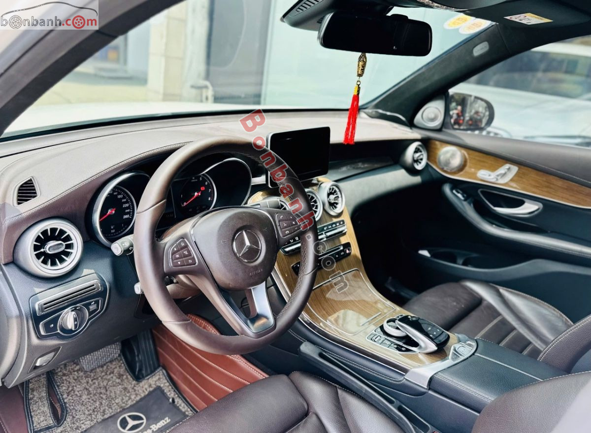 Bán ô tô Mercedes Benz GLC 250 4Matic - 2017 - xe cũ