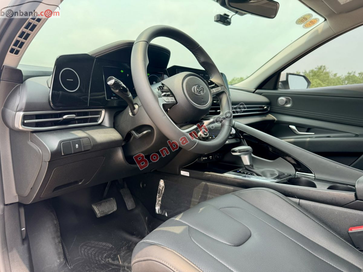 Bán ô tô Hyundai Elantra 1.6 AT Đặc biệt - 2025 - xe cũ