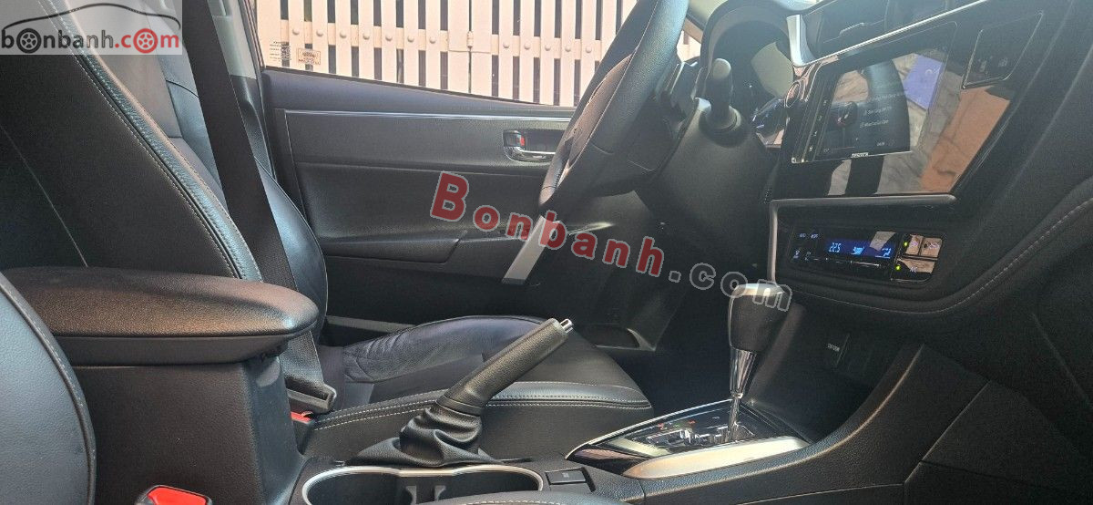 Bán ô tô Toyota Corolla altis 2.0V AT - 2017 - xe cũ