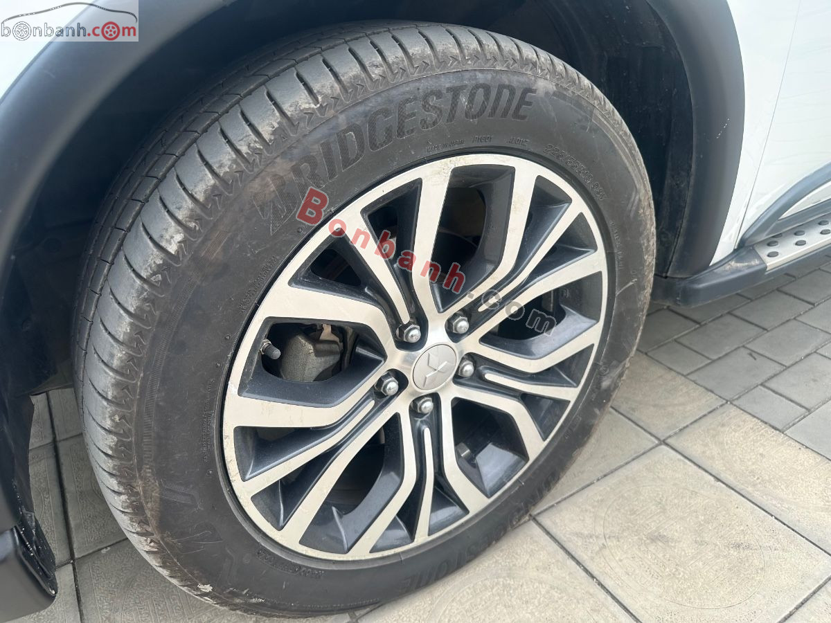 Bán ô tô Mitsubishi Outlander 2.0 CVT - 2019 - xe cũ