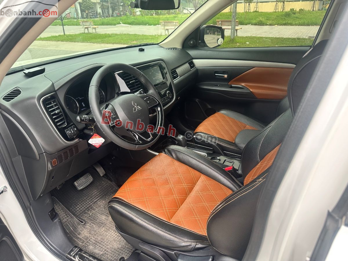 Bán ô tô Mitsubishi Outlander 2.0 CVT - 2019 - xe cũ