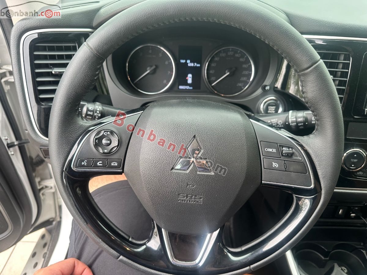 Bán ô tô Mitsubishi Outlander 2.0 CVT - 2019 - xe cũ