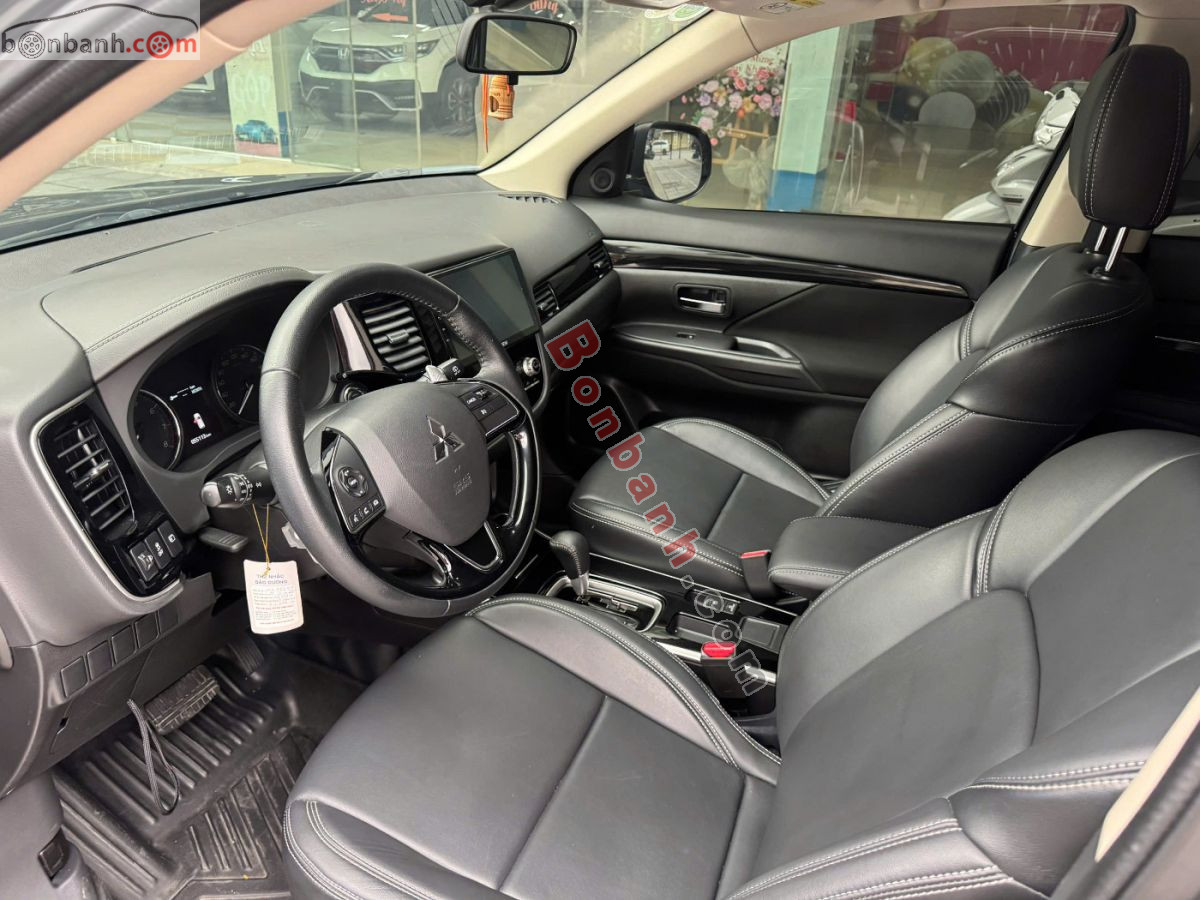 Bán ô tô Mitsubishi Outlander 2.0 CVT - 2021 - xe cũ