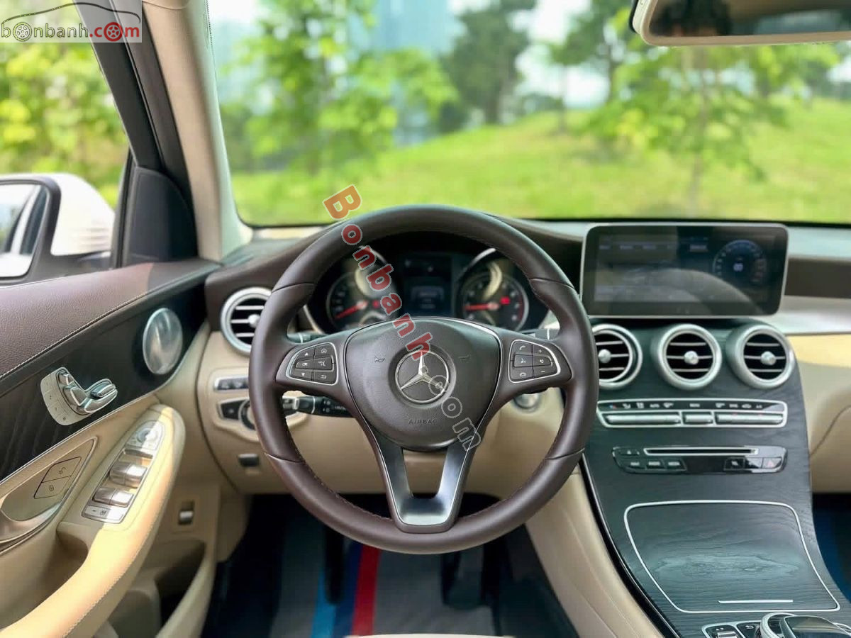 Bán ô tô Mercedes Benz GLC 300 4Matic - 2017 - xe cũ