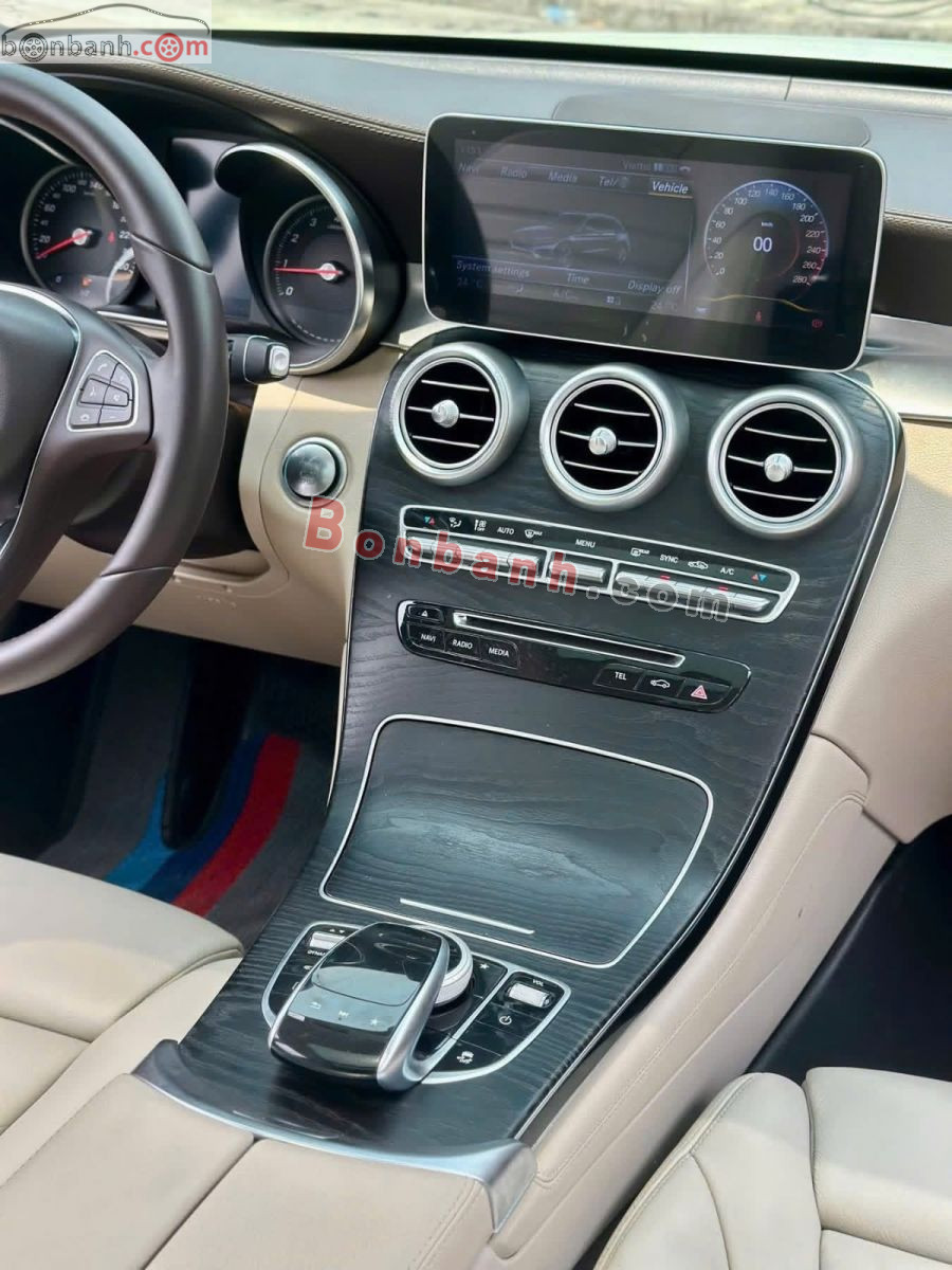 Bán ô tô Mercedes Benz GLC 300 4Matic - 2017 - xe cũ