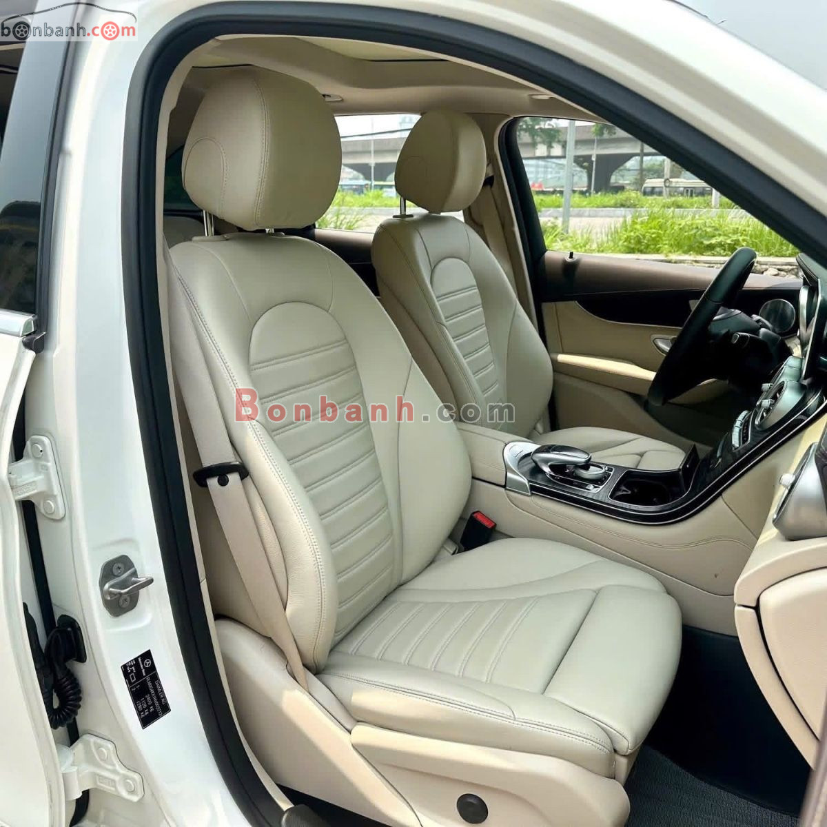 Bán ô tô Mercedes Benz GLC 300 4Matic - 2017 - xe cũ