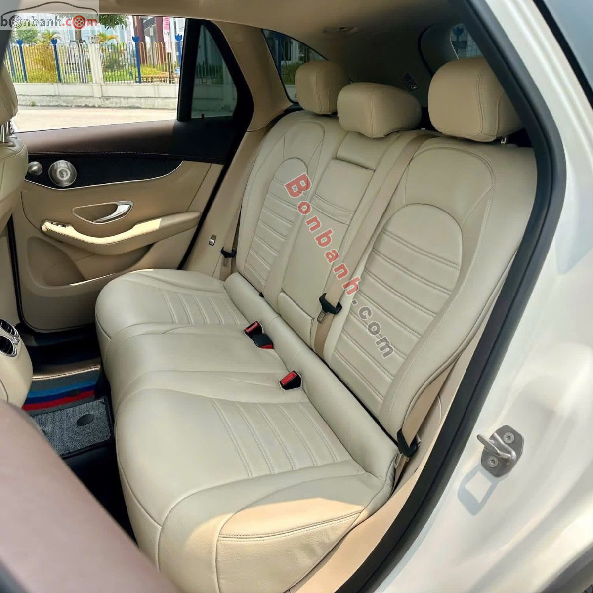 Bán ô tô Mercedes Benz GLC 300 4Matic - 2017 - xe cũ