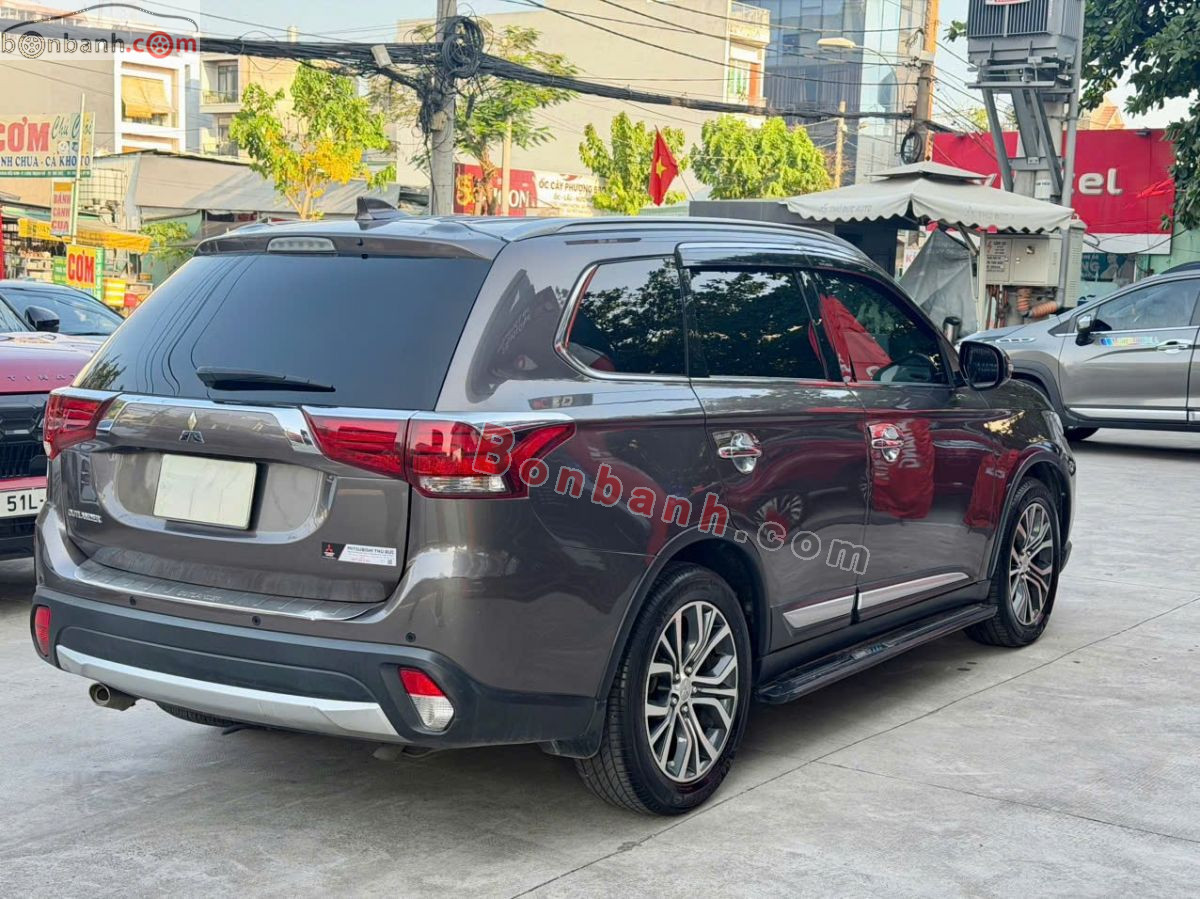 Bán ô tô Mitsubishi Outlander 2.0 CVT Premium - 2018 - xe cũ