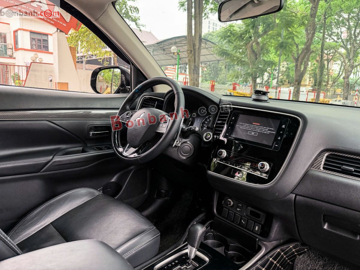 Bán ô tô Mitsubishi Outlander Premium 2.0 CVT - 2021 - xe cũ