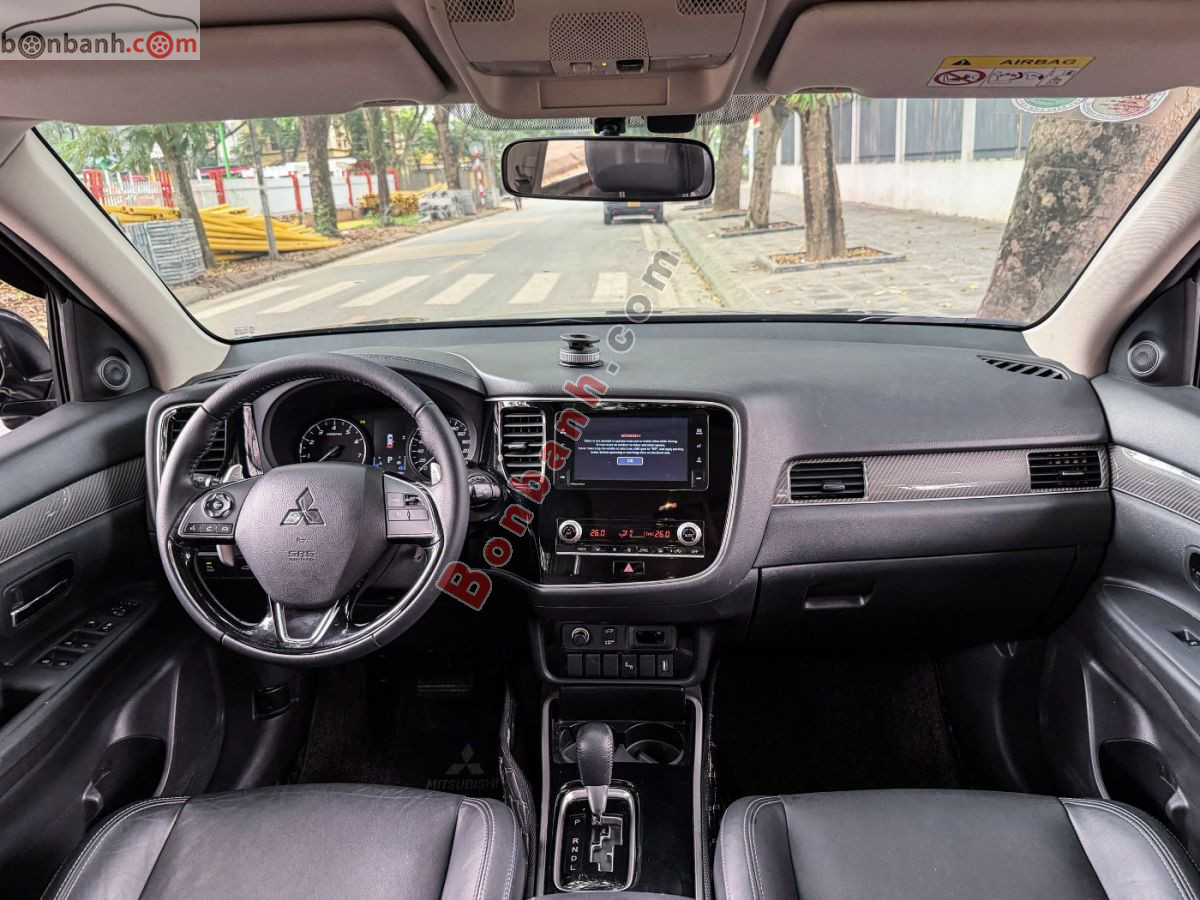Bán ô tô Mitsubishi Outlander Premium 2.0 CVT - 2021 - xe cũ