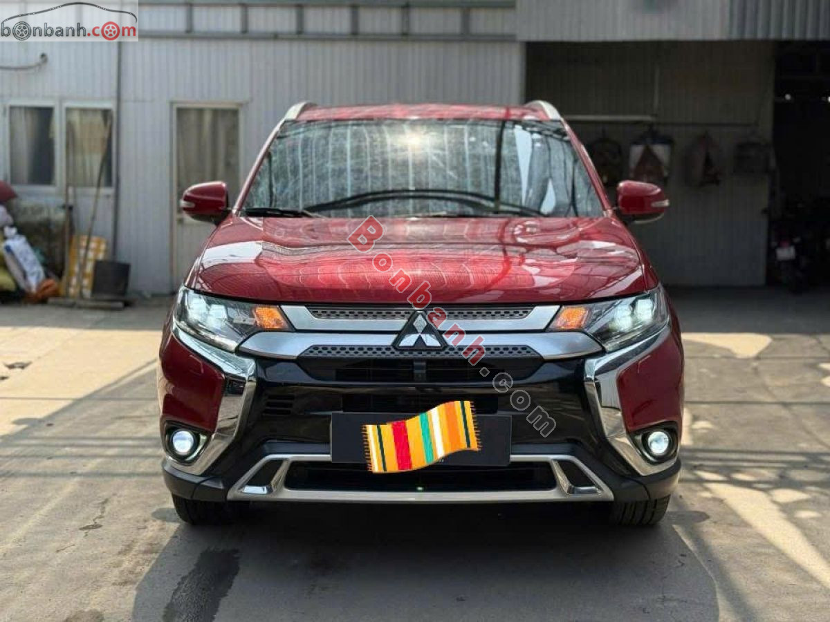 Bán ô tô Mitsubishi Outlander Premium 2.0 CVT - 2021 - xe cũ