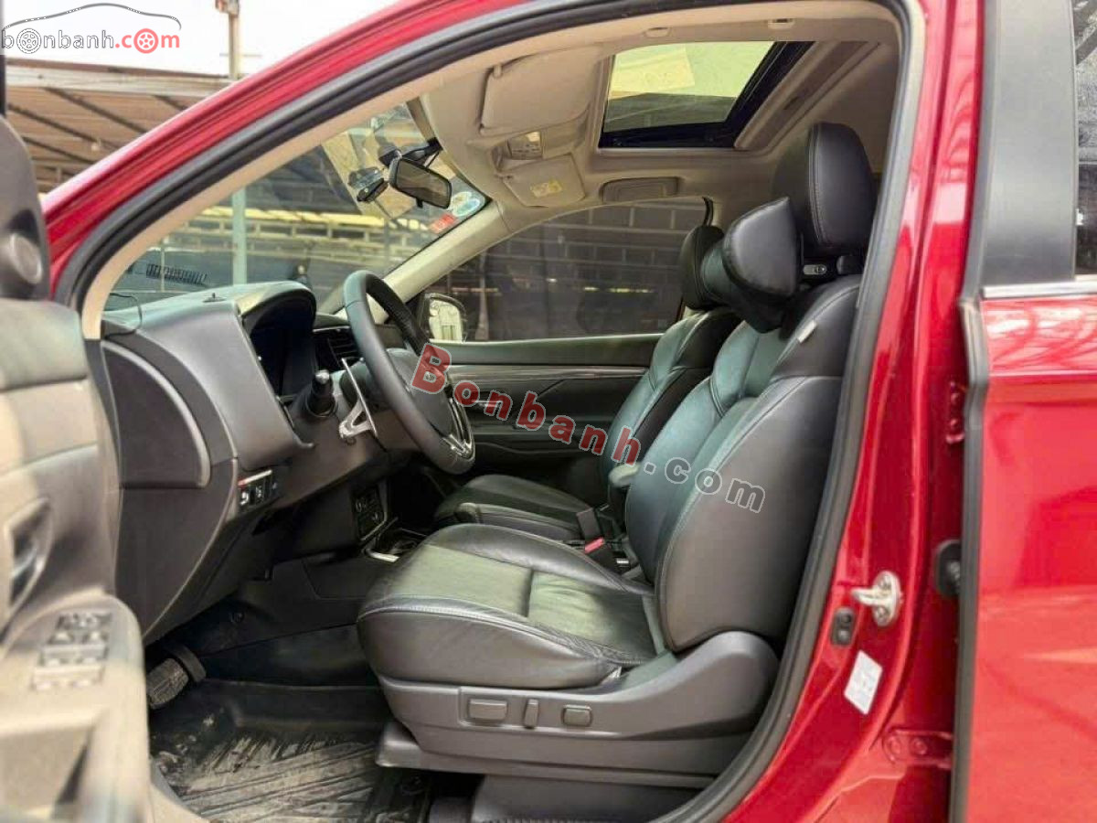 Bán ô tô Mitsubishi Outlander Premium 2.0 CVT - 2021 - xe cũ