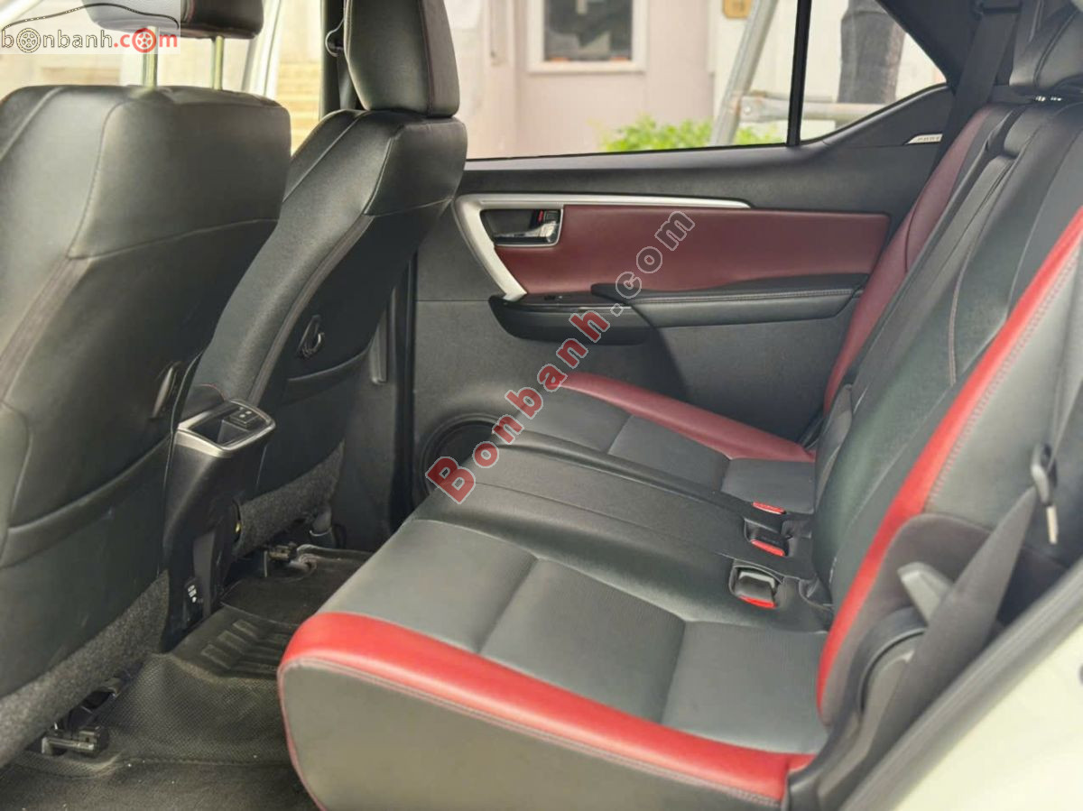 Bán ô tô Toyota Fortuner Legender 2.4L 4x2 AT - 2024 - xe cũ