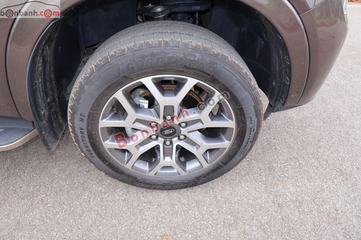 Bán ô tô Ford Everest Titanium Plus 2.0L 4x4 AT - 2022 - xe cũ