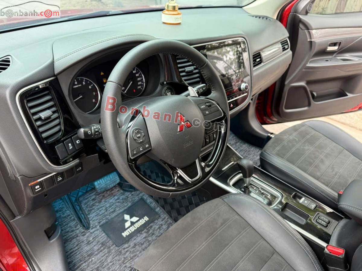 Bán ô tô Mitsubishi Outlander Premium 2.0 CVT - 2021 - xe cũ
