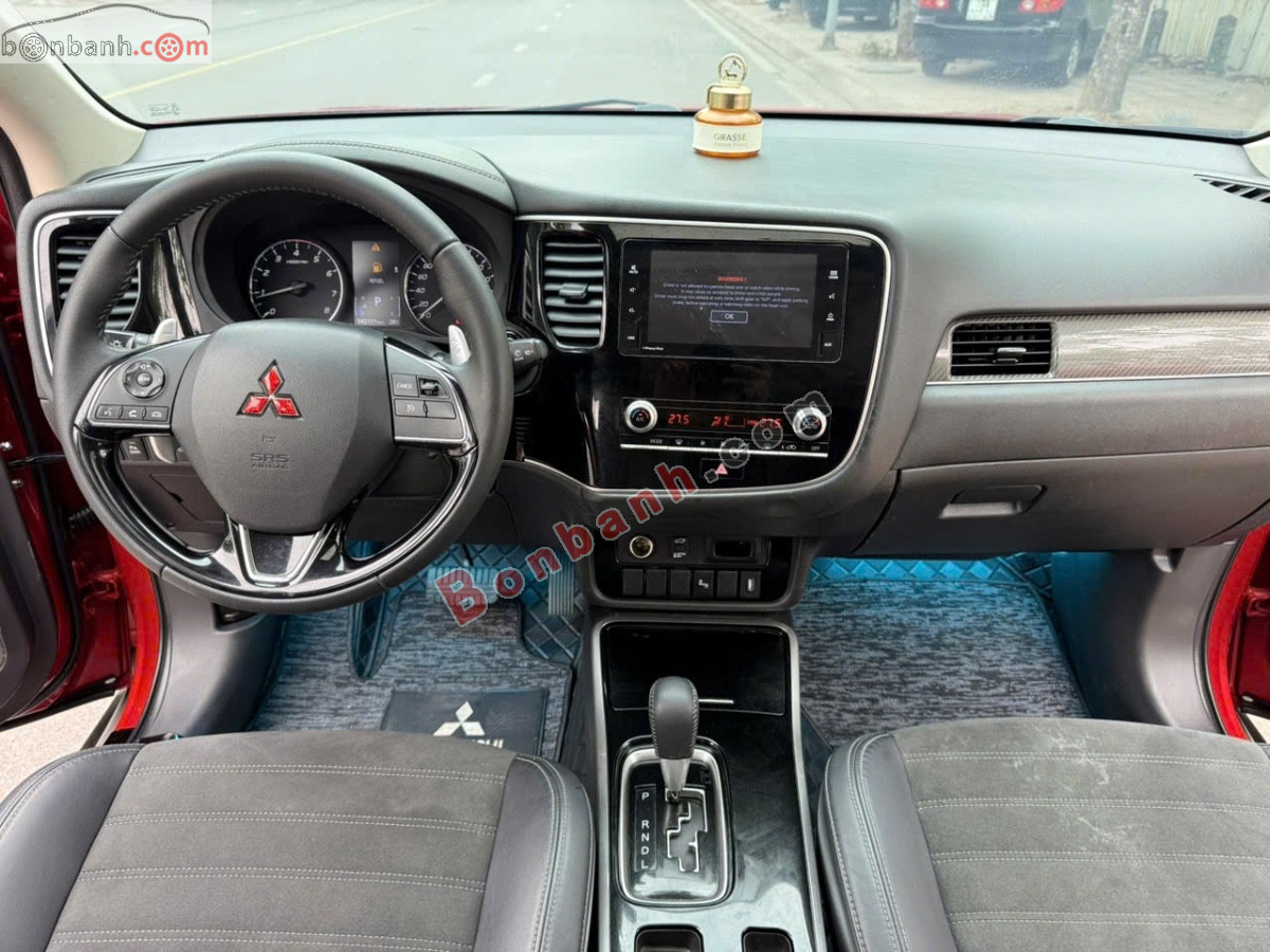 Bán ô tô Mitsubishi Outlander Premium 2.0 CVT - 2021 - xe cũ