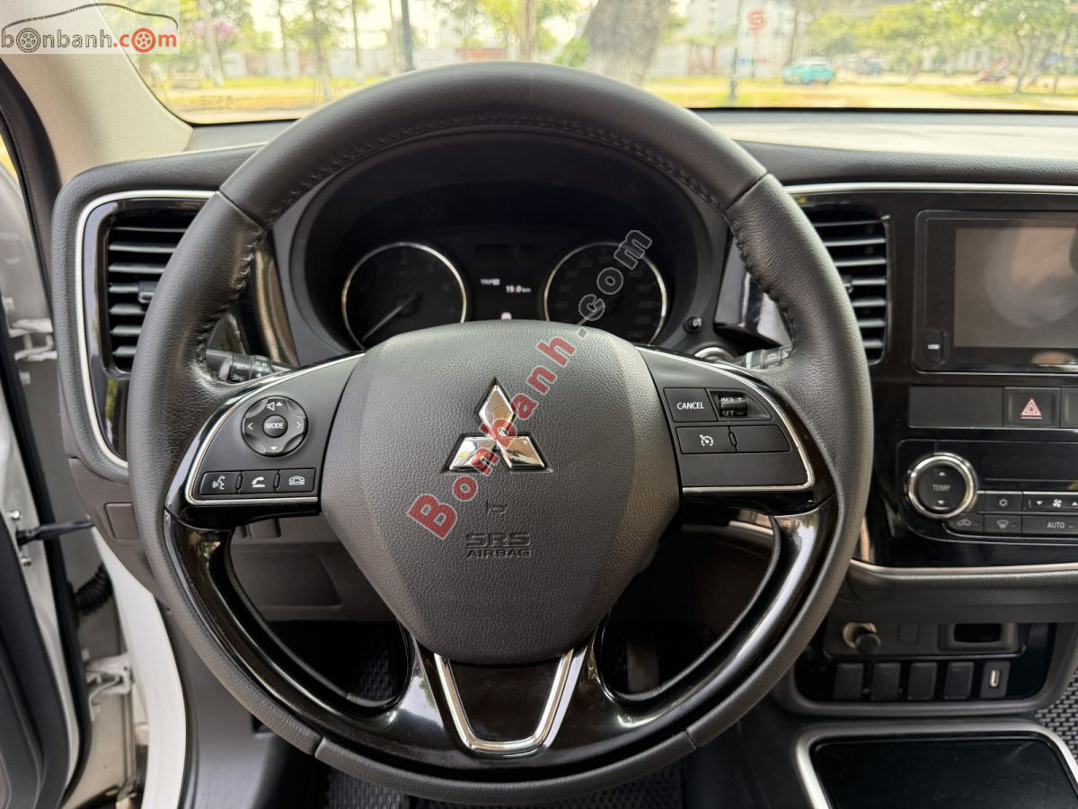 Bán ô tô Mitsubishi Outlander 2.0 CVT - 2019 - xe cũ