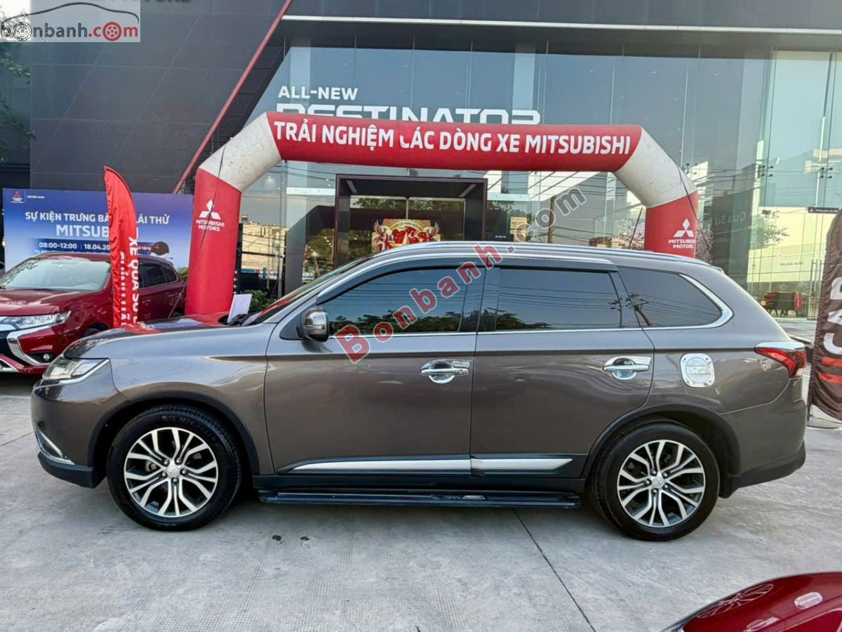 Bán ô tô Mitsubishi Outlander 2.0 CVT Premium - 2018 - xe cũ