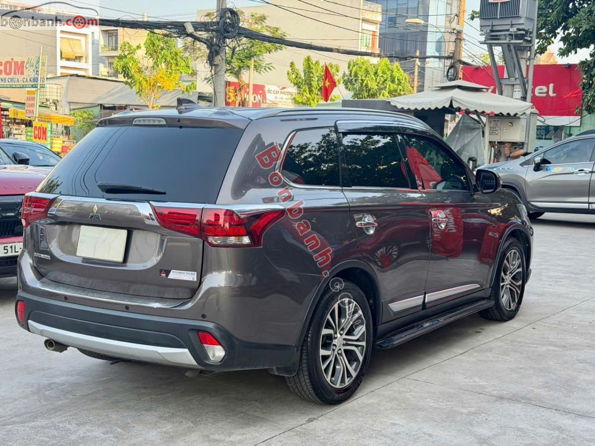 Bán ô tô Mitsubishi Outlander 2.0 CVT Premium - 2018 - xe cũ