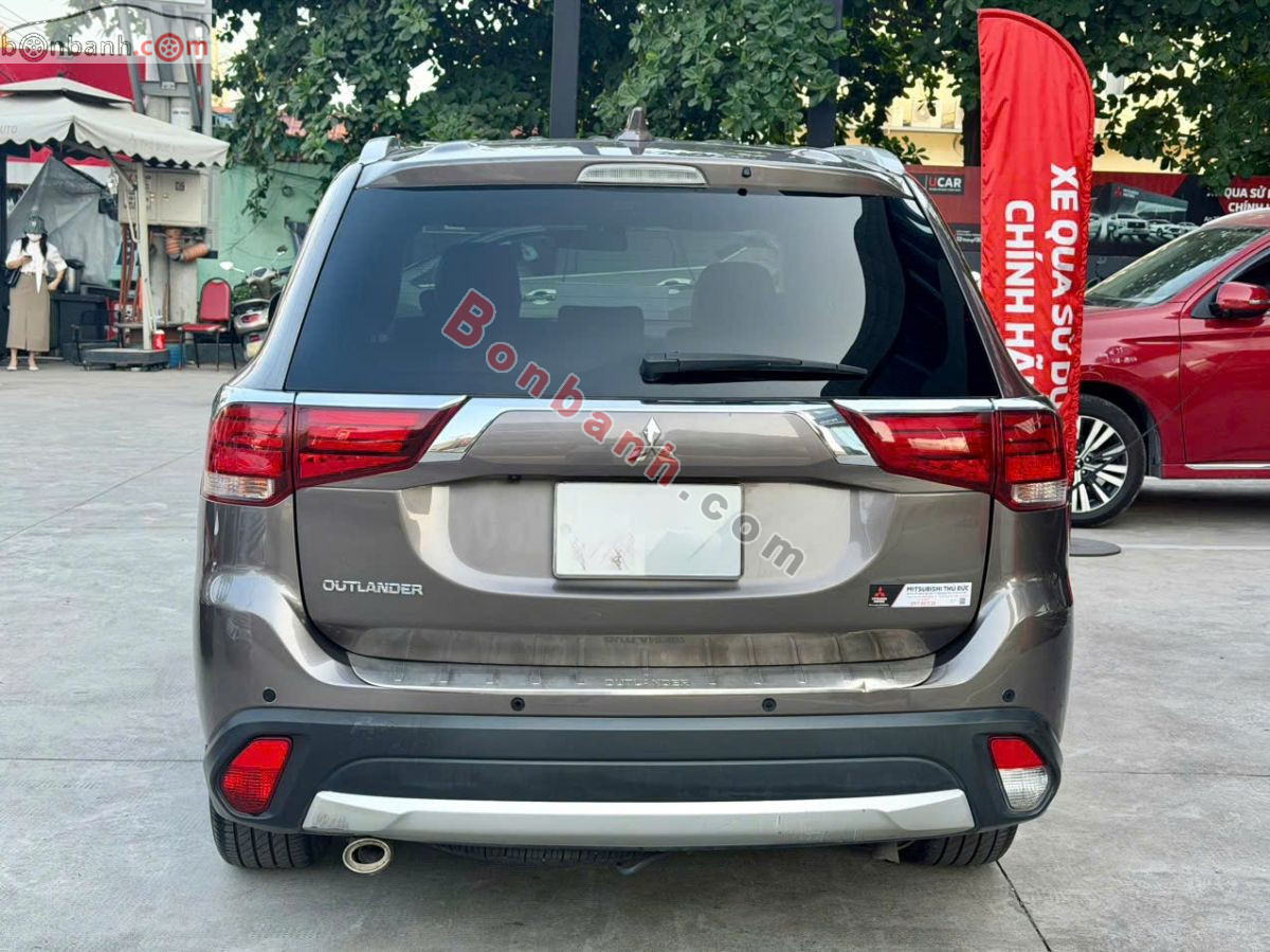 Bán ô tô Mitsubishi Outlander 2.0 CVT Premium - 2018 - xe cũ