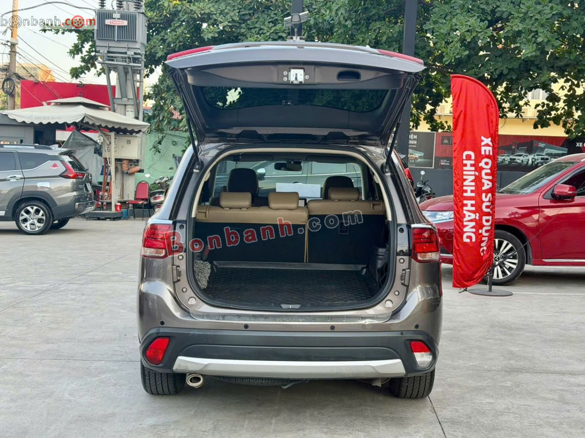 Bán ô tô Mitsubishi Outlander 2.0 CVT Premium - 2018 - xe cũ