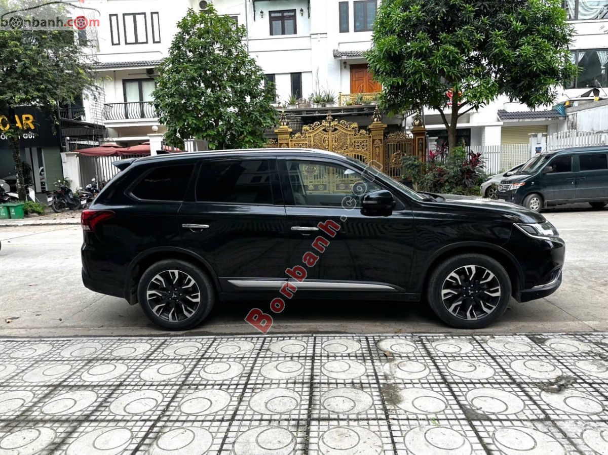 Bán ô tô Mitsubishi Outlander 2.0 CVT - 2021 - xe cũ