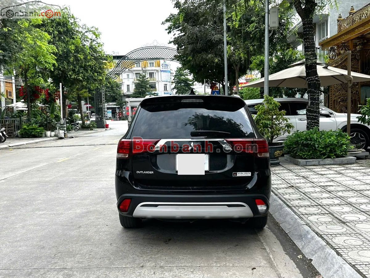 Bán ô tô Mitsubishi Outlander 2.0 CVT - 2021 - xe cũ