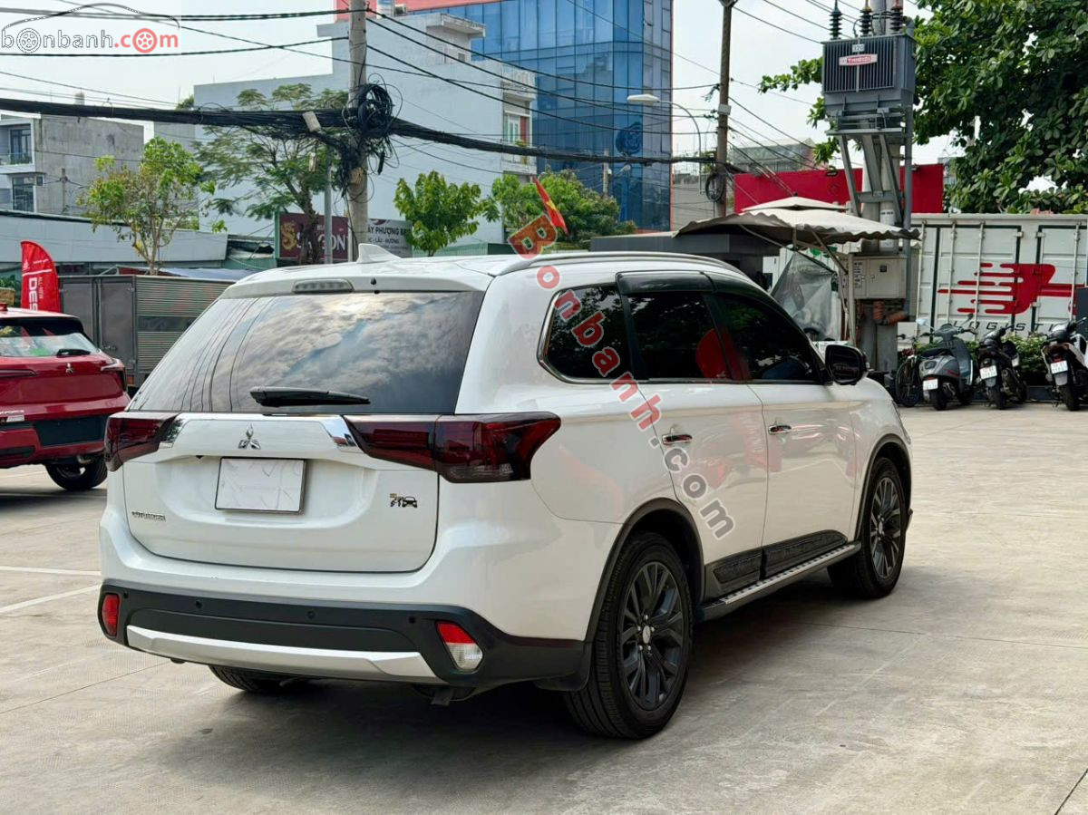 Bán ô tô Mitsubishi Outlander 2.0 CVT Premium - 2018 - xe cũ
