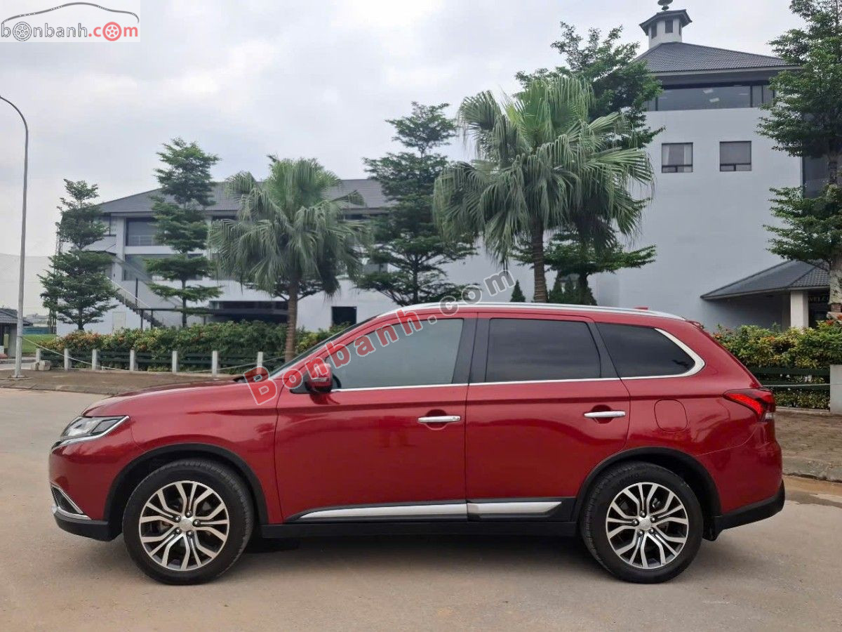 Bán ô tô Mitsubishi Outlander 2.0 CVT Premium - 2018 - xe cũ