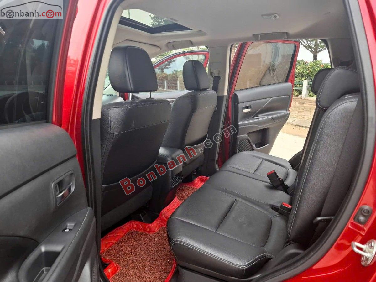 Bán ô tô Mitsubishi Outlander 2.0 CVT Premium - 2018 - xe cũ