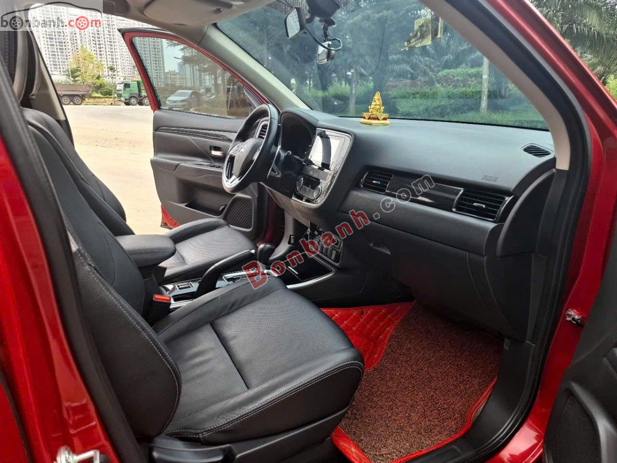 Bán ô tô Mitsubishi Outlander 2.0 CVT Premium - 2018 - xe cũ
