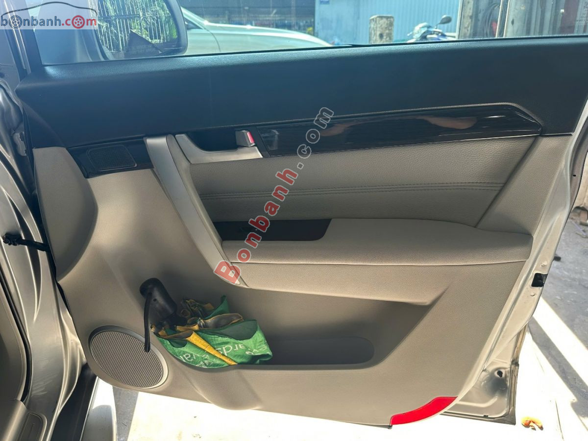 Bán ô tô Chevrolet Captiva LTZ 2.4 AT - 2014 - xe cũ