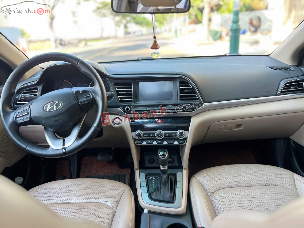 Bán ô tô Hyundai Elantra 1.6 AT - 2019 - xe cũ