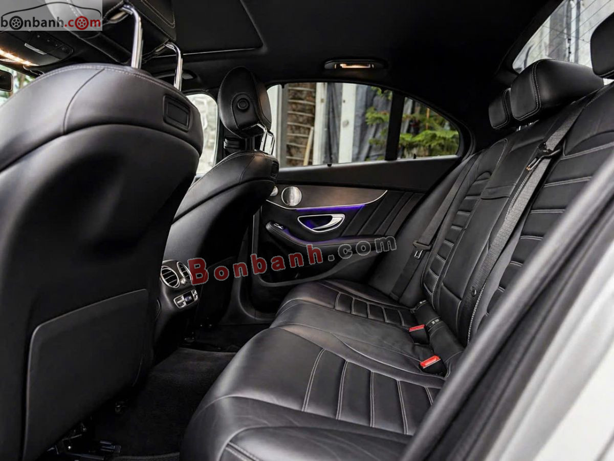 Bán ô tô Mercedes Benz C class C300 AMG - 2019 - xe cũ