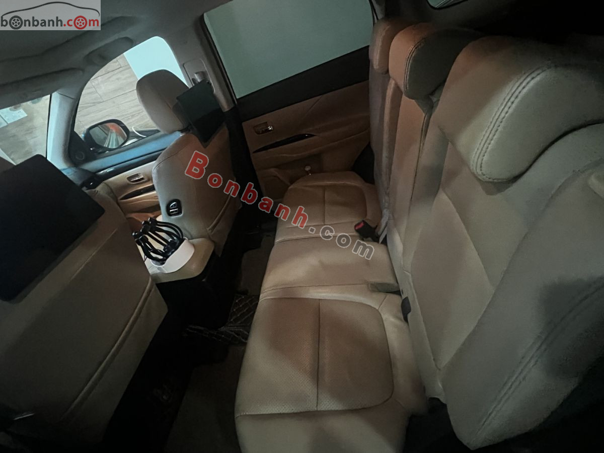 Bán ô tô Mitsubishi Outlander 2.0 CVT Premium - 2018 - xe cũ