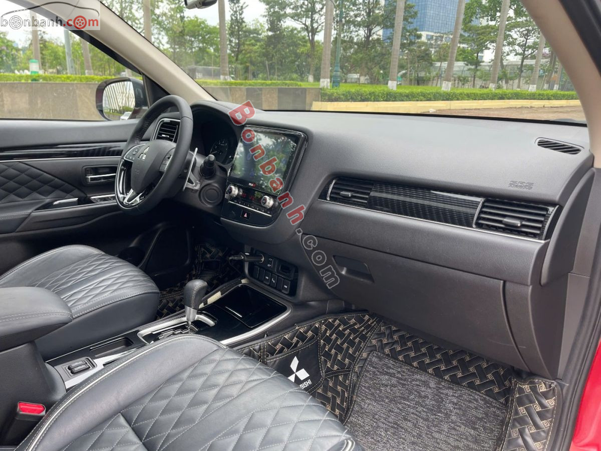 Bán ô tô Mitsubishi Outlander Premium 2.0 CVT - 2022 - xe cũ