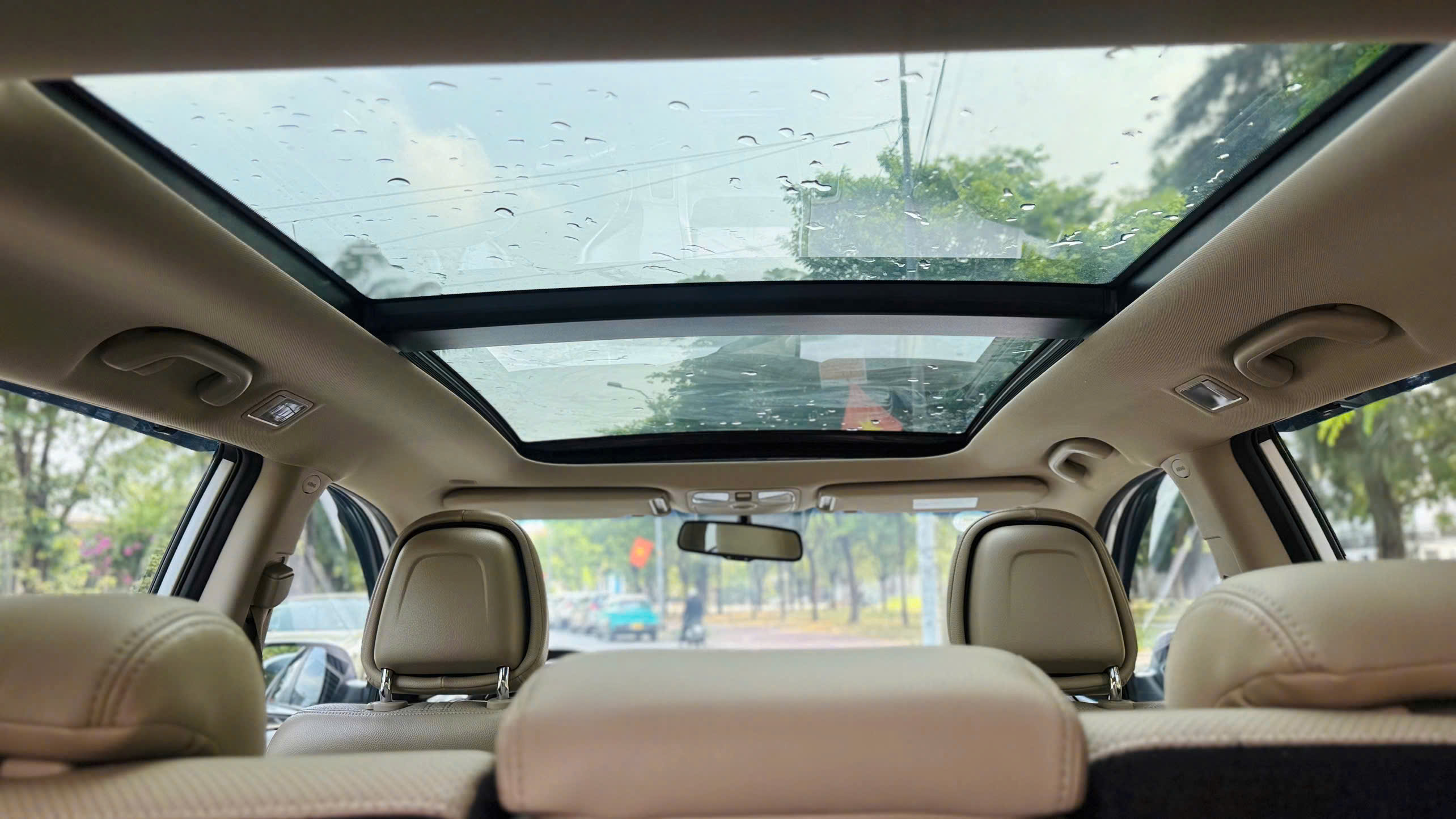 Bán Kia Sorento DATH Full máy dầu sản xuất 2019, màu trắng