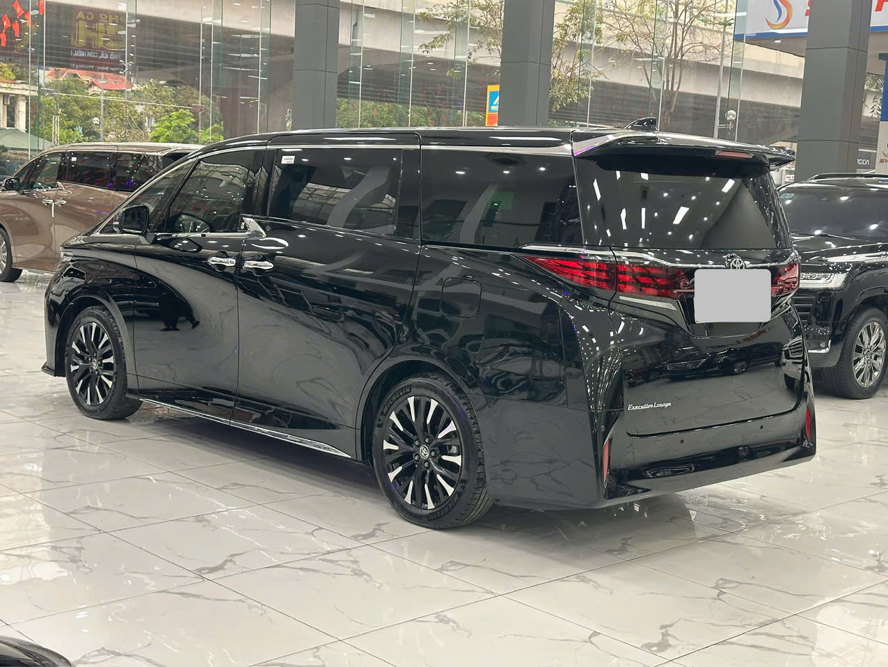 Bán ô tô Toyota Alphard Executive Lounge năm 2024 Xe một chủ từ đầu, cam kết xuất sắc