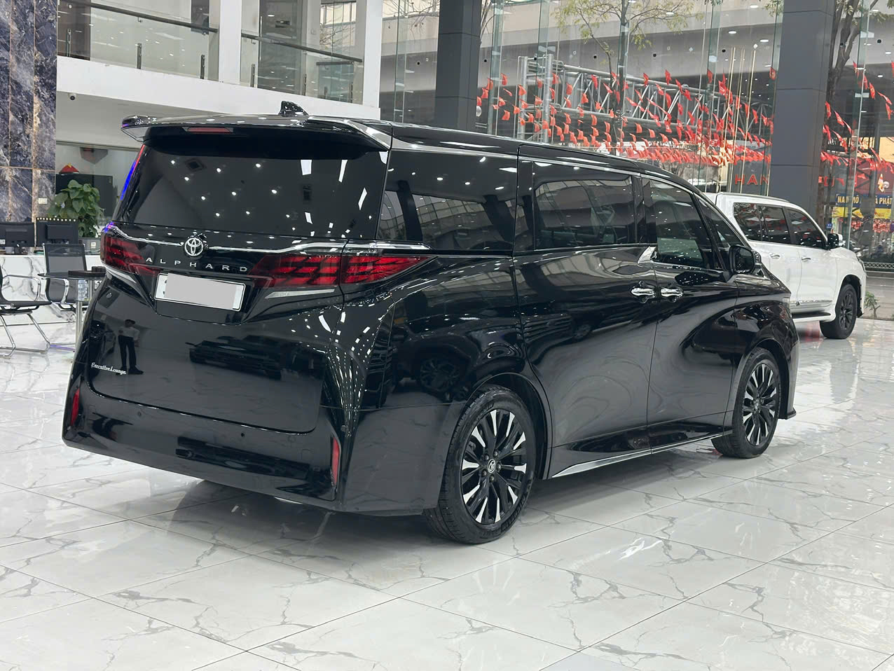 Bán ô tô Toyota Alphard Executive Lounge năm 2024 Xe một chủ từ đầu, cam kết xuất sắc