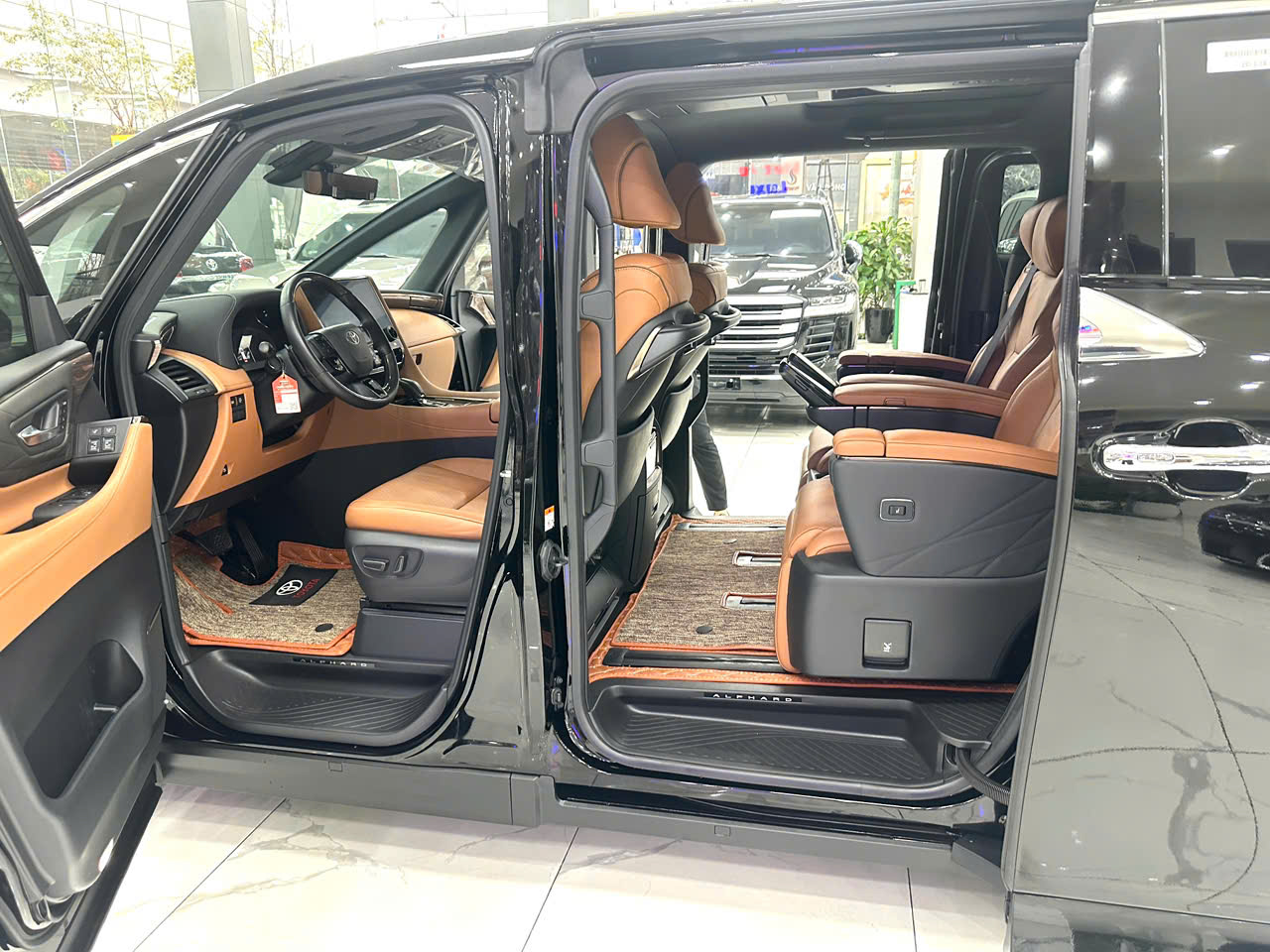 Bán ô tô Toyota Alphard Executive Lounge năm 2024 Xe một chủ từ đầu, cam kết xuất sắc